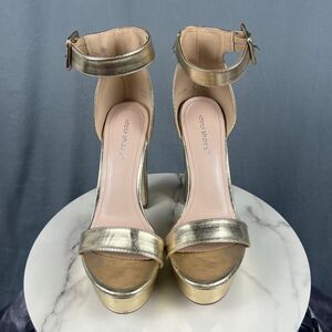 Ideal Shoes Gold Chunky Platform Heels European SZ EU 39/US 8 Chic Glam Cute